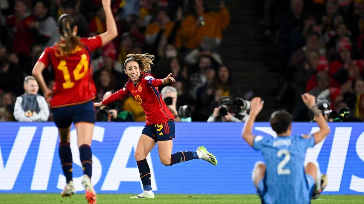 Olga Carmona celebra su gol en la final del Mundial ante Inglaterra
