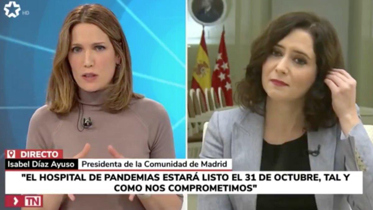 Silvia Itxaurrondo e Isabel Díaz Ayuso en el Telenoticias de Telemadrid