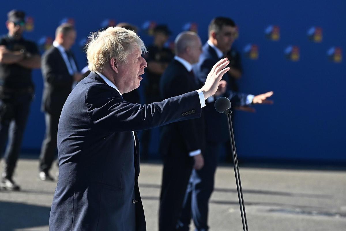 Boris Johnson a su llegada a la cumbre. EFE/Fernando Villar