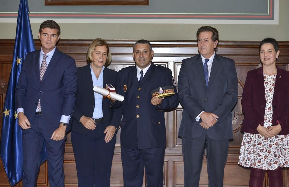 Entrega de medallas al mérito de la protección civil