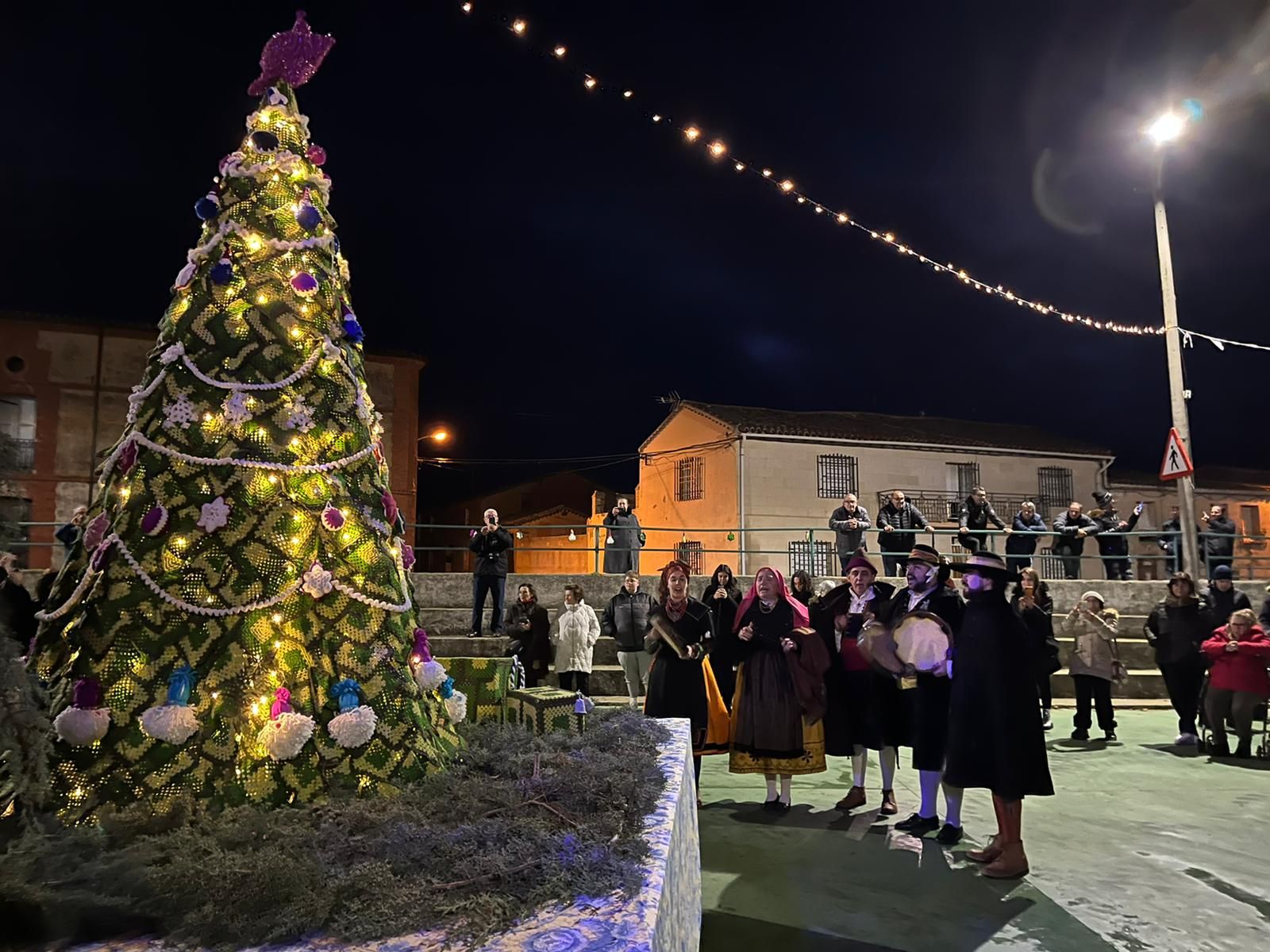 GALERÍA | La Navidad ilumina Castronuevo de los Arcos