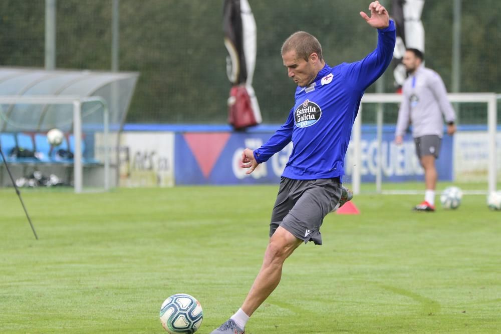 Peru Nolaskoain se ejercita junto al resto de sus compañeros y podría regresar a una convocatoria esta semana ante el Mirandés después de su operación de apendicitis.