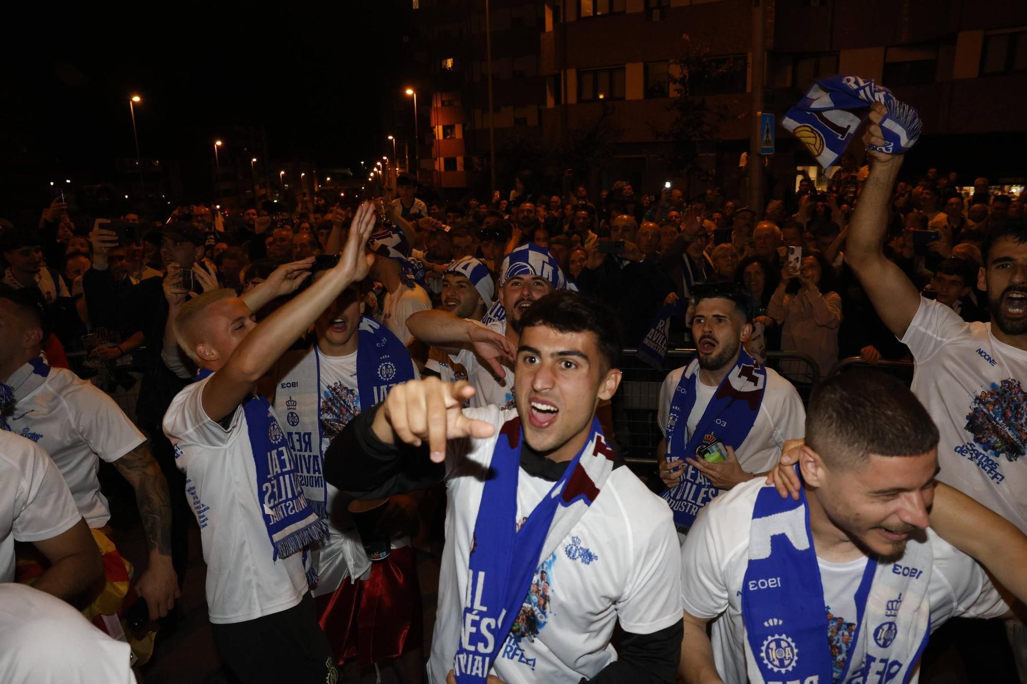 EN IMÁGENES: Locura en las calles de Avilés por el ascenso