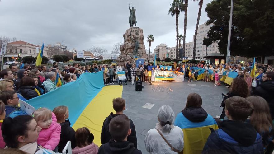 VÍDEO | Ucrania dice &#039;no a la guerra&#039; desde Mallorca, al grito de &quot;¡Putin, asesino!&quot;