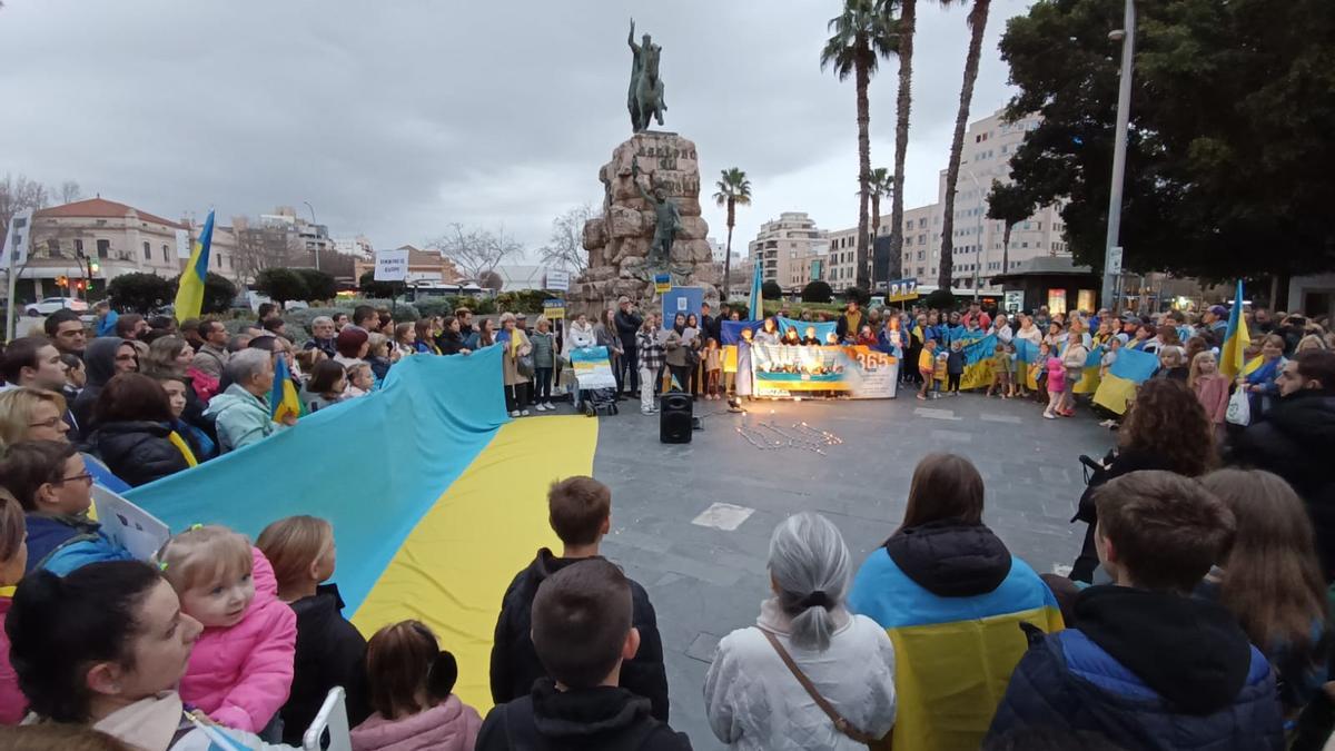 VÍDEO | Ucrania dice 'no a la guerra' desde Mallorca, al grito de "¡Putin, asesino!"