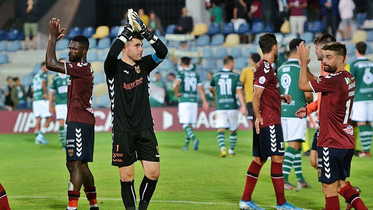 Sana, Edu Sousa y Pedro Vázquez al final de un partido en Pasarón.