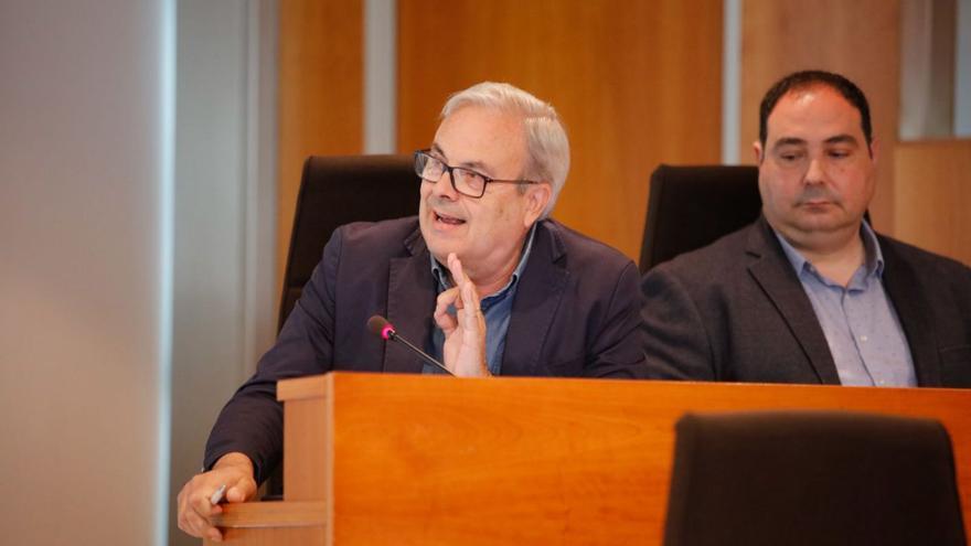 Vicent Torres, portavoz del PSOE en el Consell, en una  intervención en el pleno.