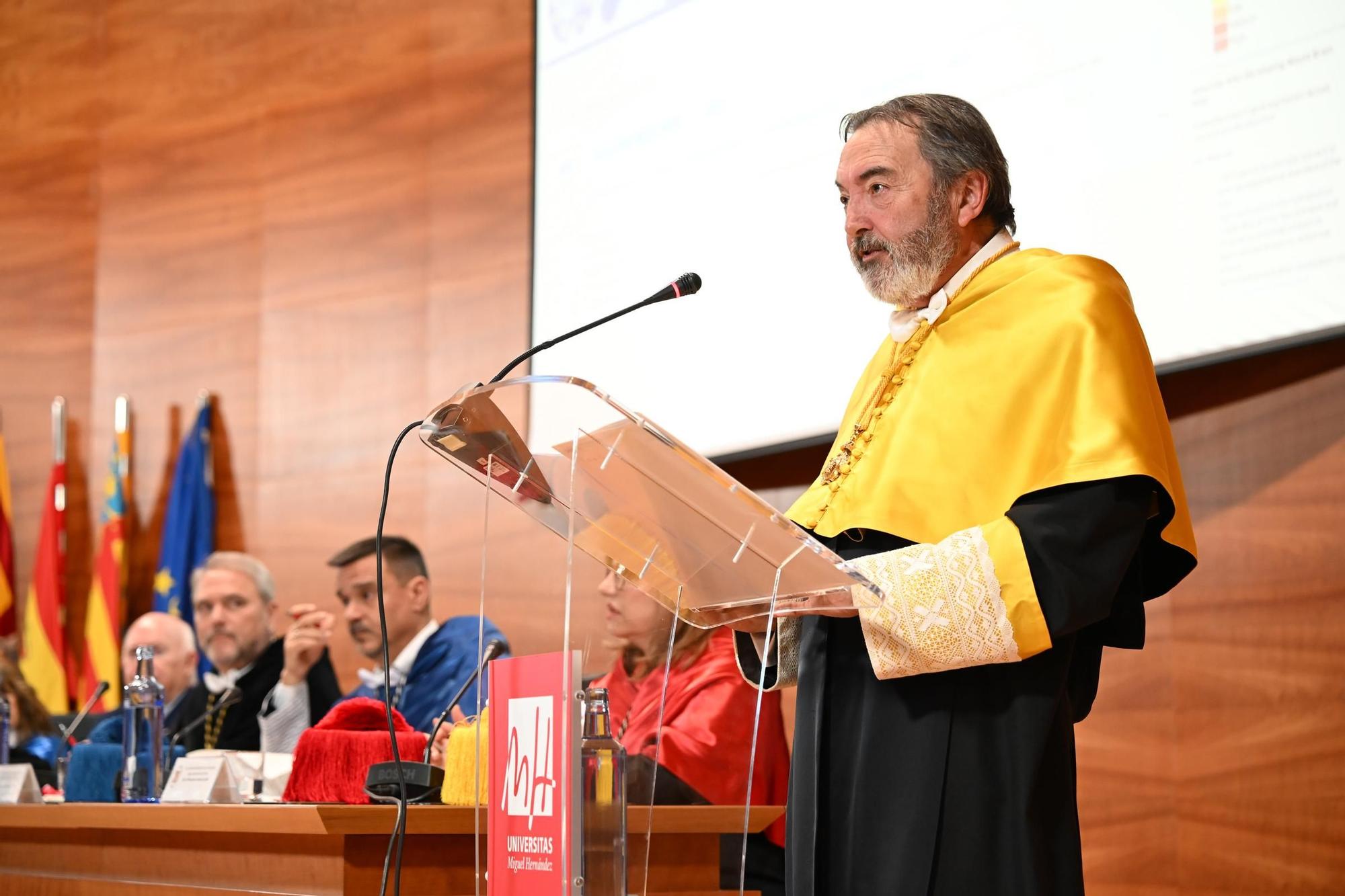 Así ha sido la ceremonioa de nombramiento como Doctor Honoris Causa al investigador Luis Puelles en la Universidad Miguel Hernández de Elche