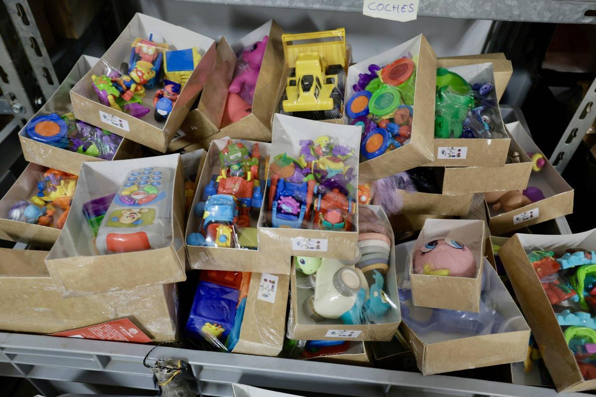 El taller de Càritas Mallorca donde se reparan los sueños para la Noche de Reyes