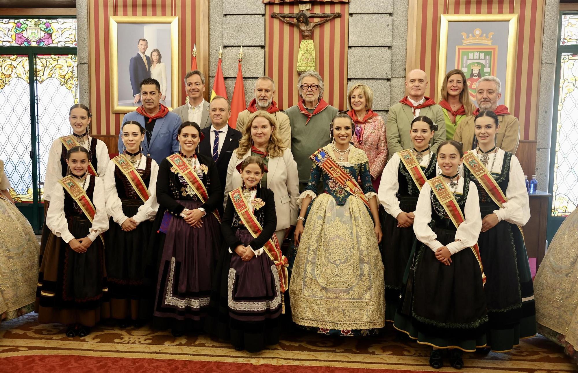 María Estela y la corte en Burgos. Flores falleras en homenaje a El Cid