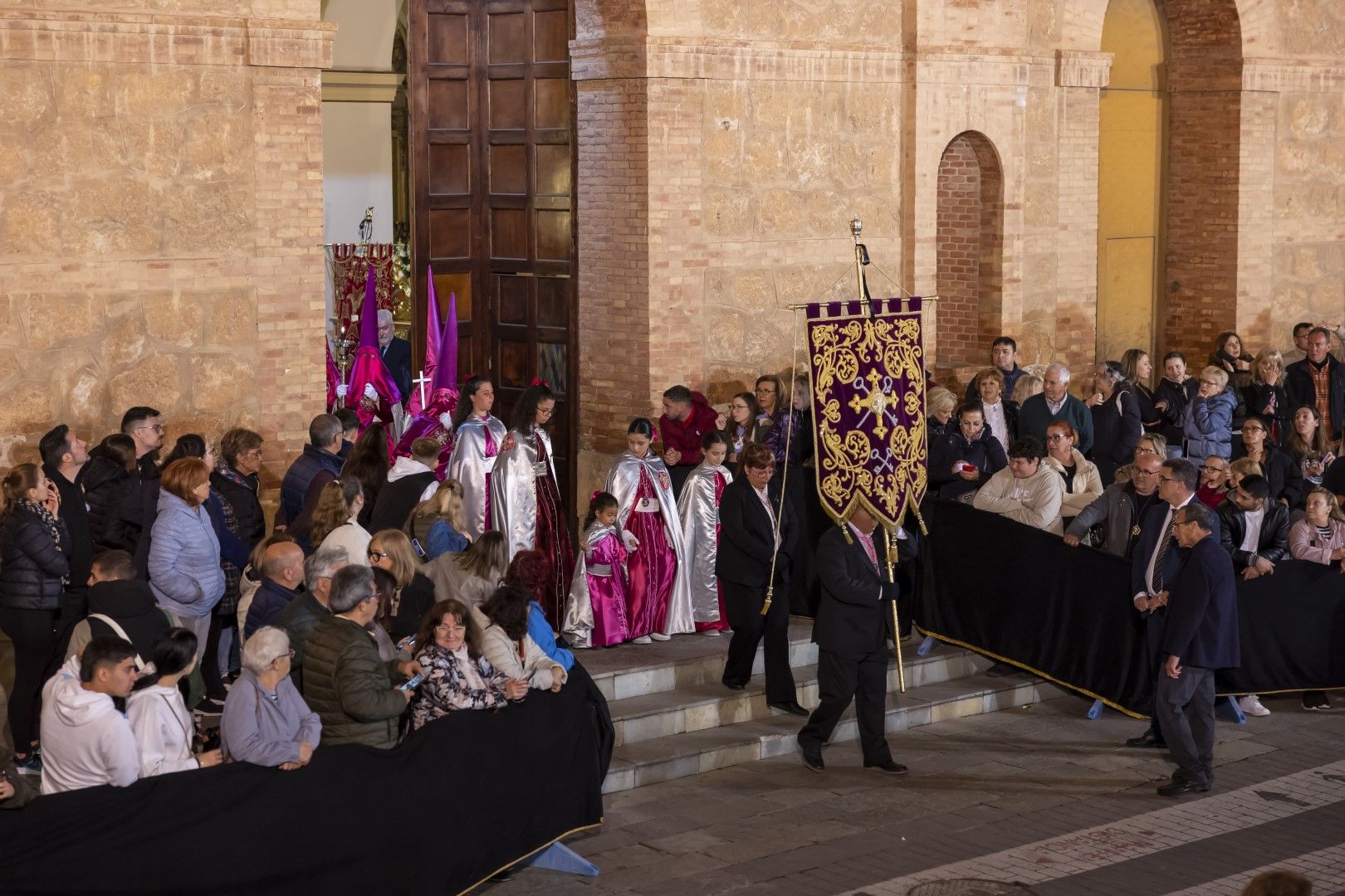 Aquí las imágenes de la Procesión de Lunes Santo en Torrevieja