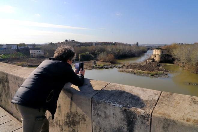 Desde el Puente Romano se divisan los molinos de San Antonio, de Jesús y María y de Pápalo.