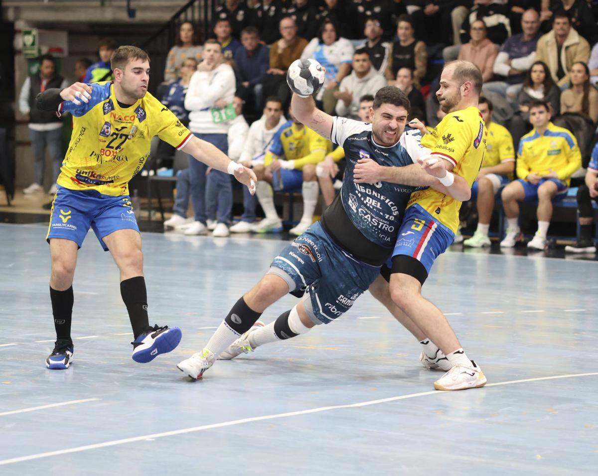Quintas en una acción ofensiva en el encuentro ante el Caserío Ciudad Real.