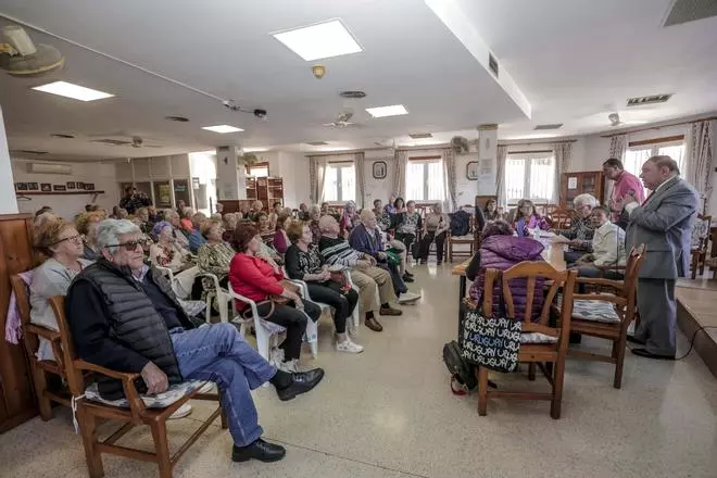 Los jubilados de Son Cladera, en pie de guerra contra el desahucio del club de la tercera edad: «De aquí no nos mueven»