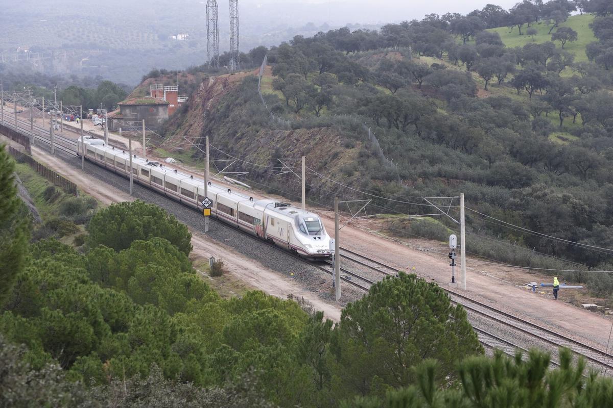 La CNMC insta Puente a dir el cost d’acoblar l’ample ibèric a l’europeu