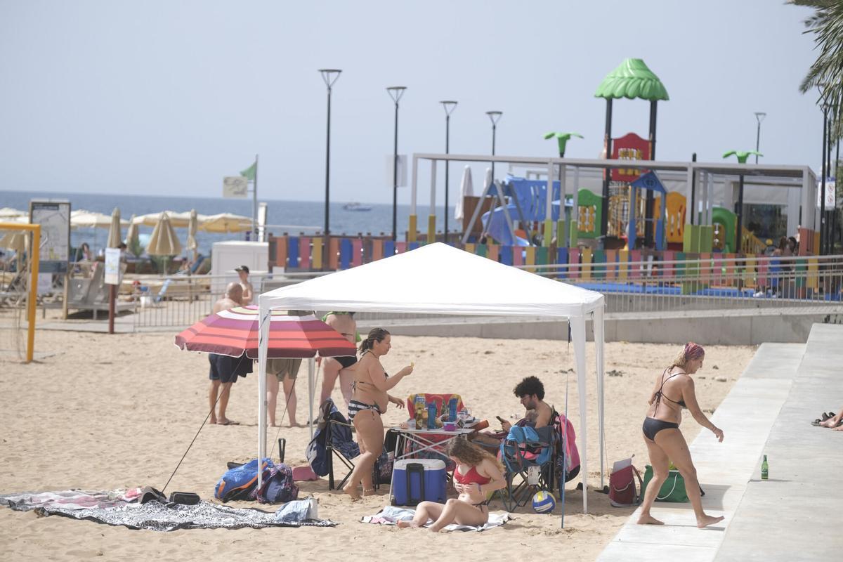 Las playas del sur recobran vida en Semana Santa