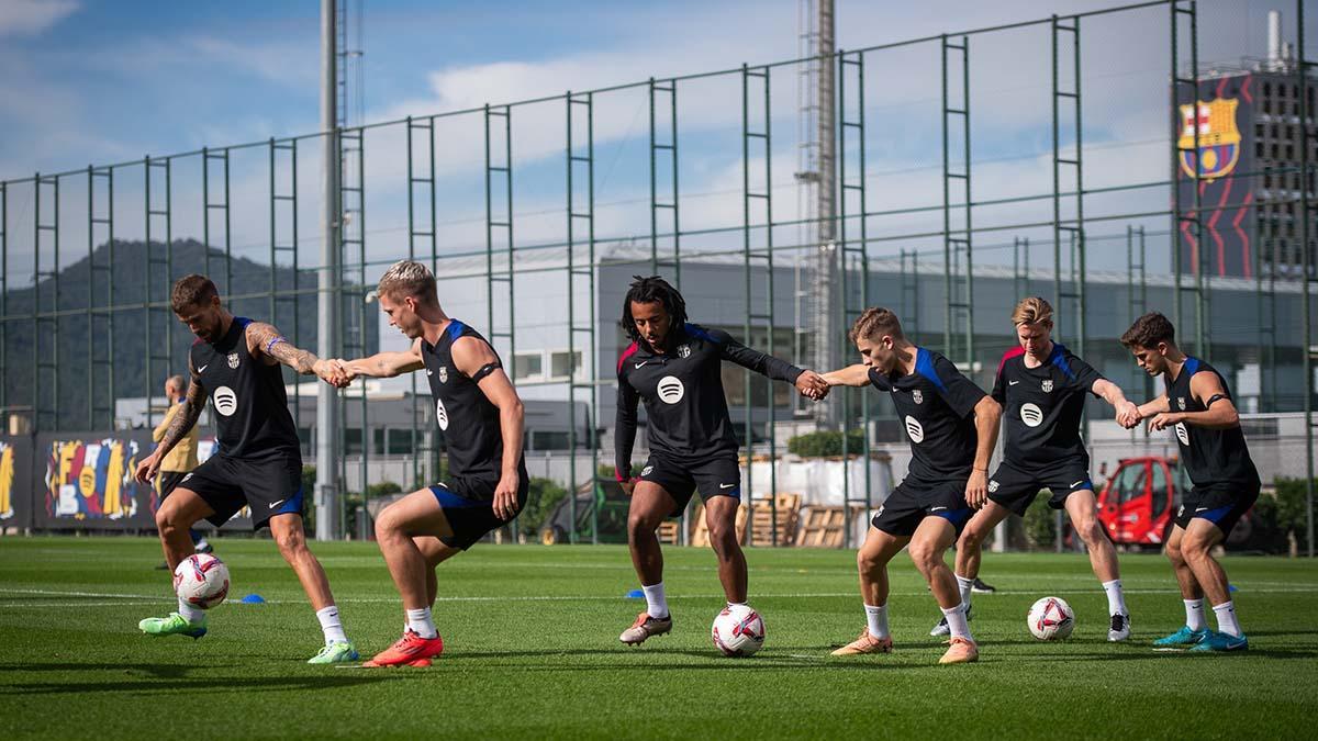 Dani Olmo completa la sesión con sus compañeros y podría ser convocado ante el Sevilla