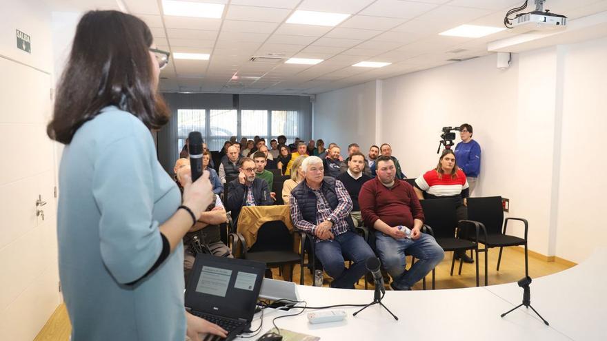 Goreti Dogambide cerró el ciclo de conferencias en la Xornada Africor Pontevedra.  |  // BERNABÉ/JAVIER LALÍN