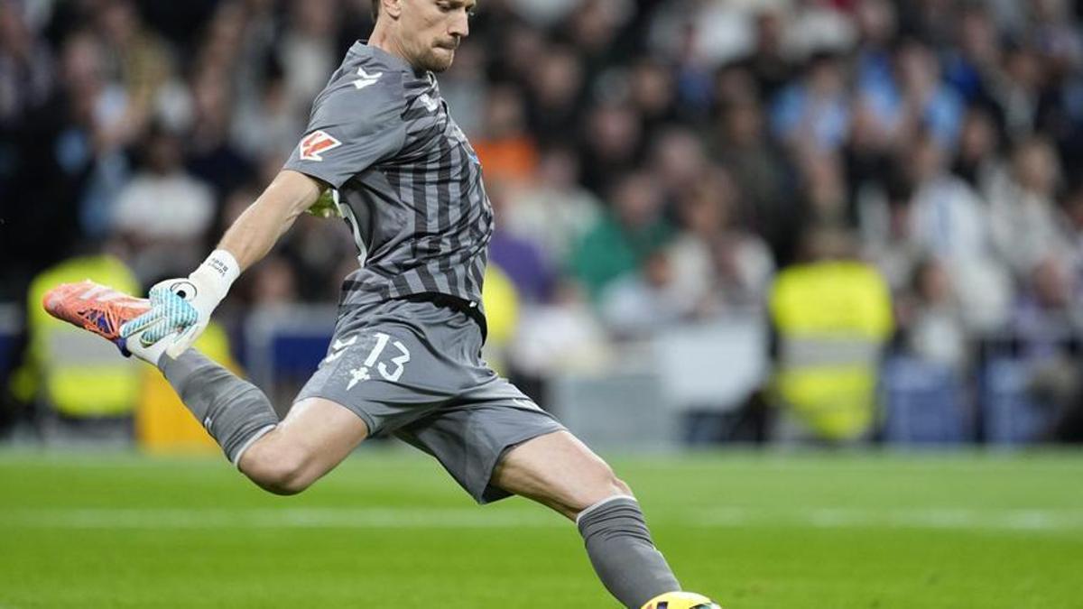 Radu viajará con Rumanía tras descartarse una lesión muscular.