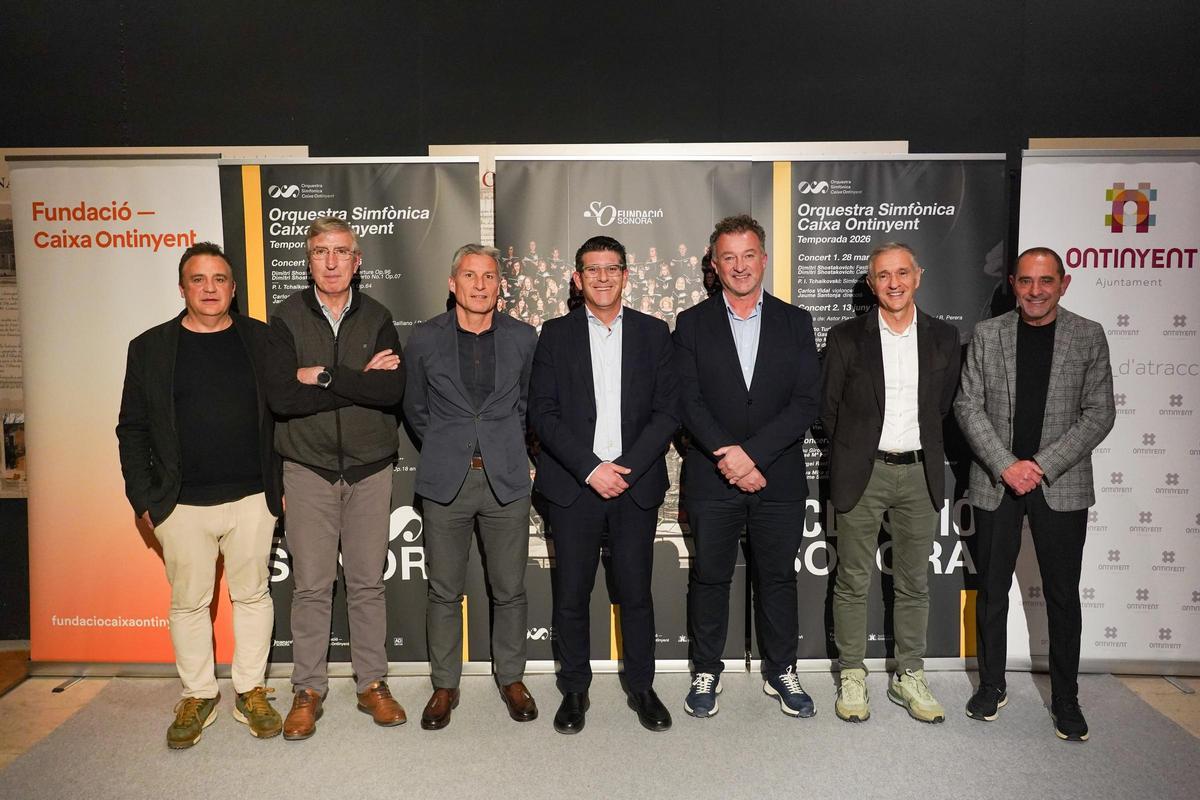 El alcaldede Ontinyent, con los presidentes de Caixa Ontinyent y Coeval y los responsables de la Fundación Sonora.