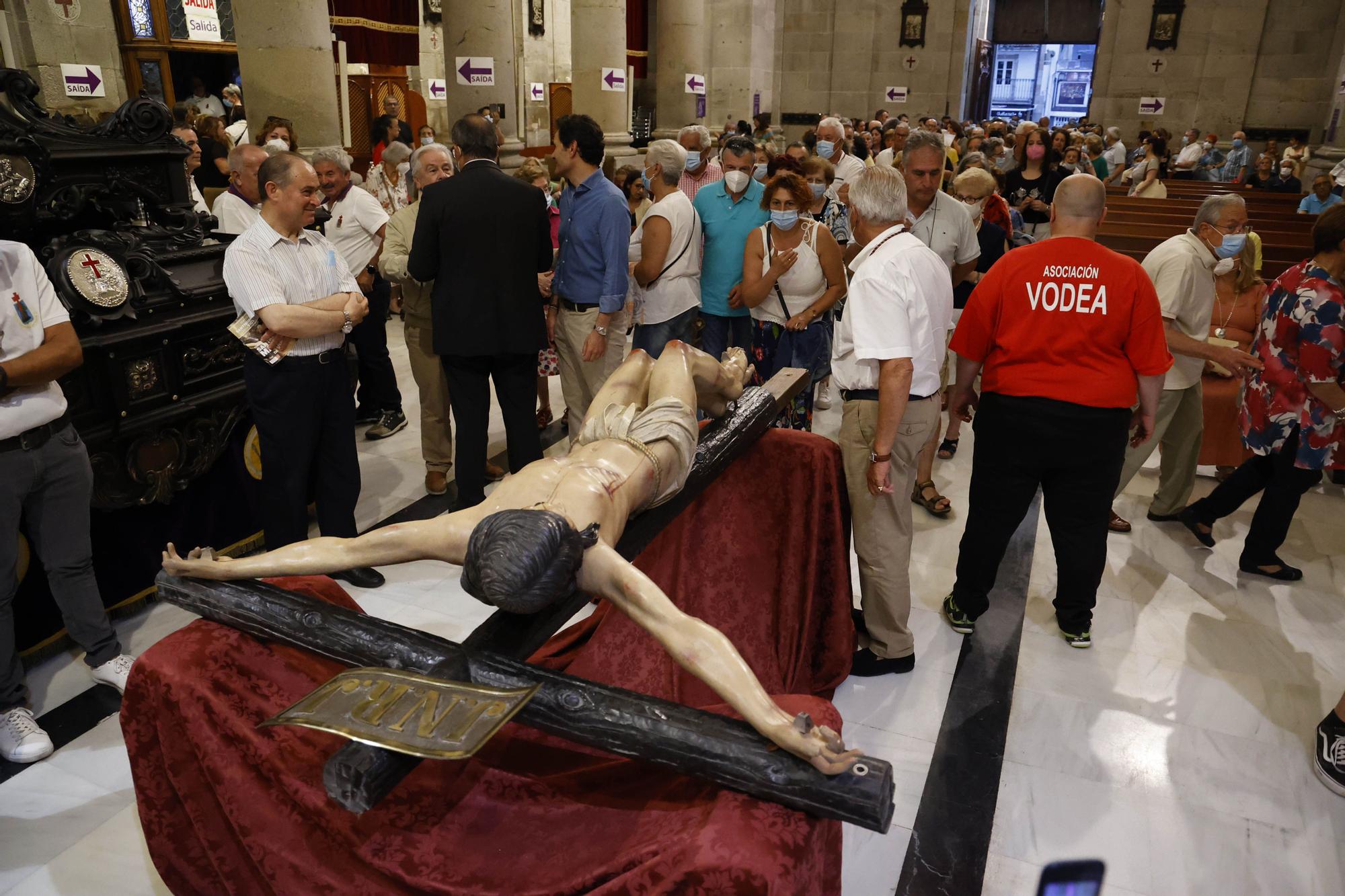 Vigo recupera el descenso del Cristo de la Victoria