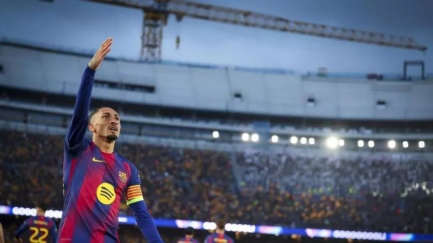 ¡Así se consigue un 'MVP' en Champions! Siéntate en el sofá, coge palomitas y revive el doblete de Raphinha