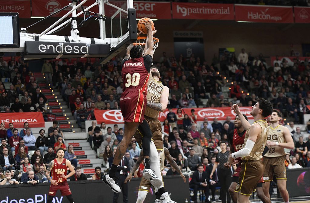 Todas las imágenes del partido del UCAM Murcia contra el Bàsquet Girona