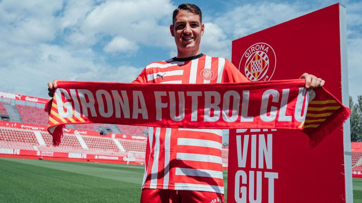 Manu Vallejo, el dia de la
 seva presentació.  GIRONA FC