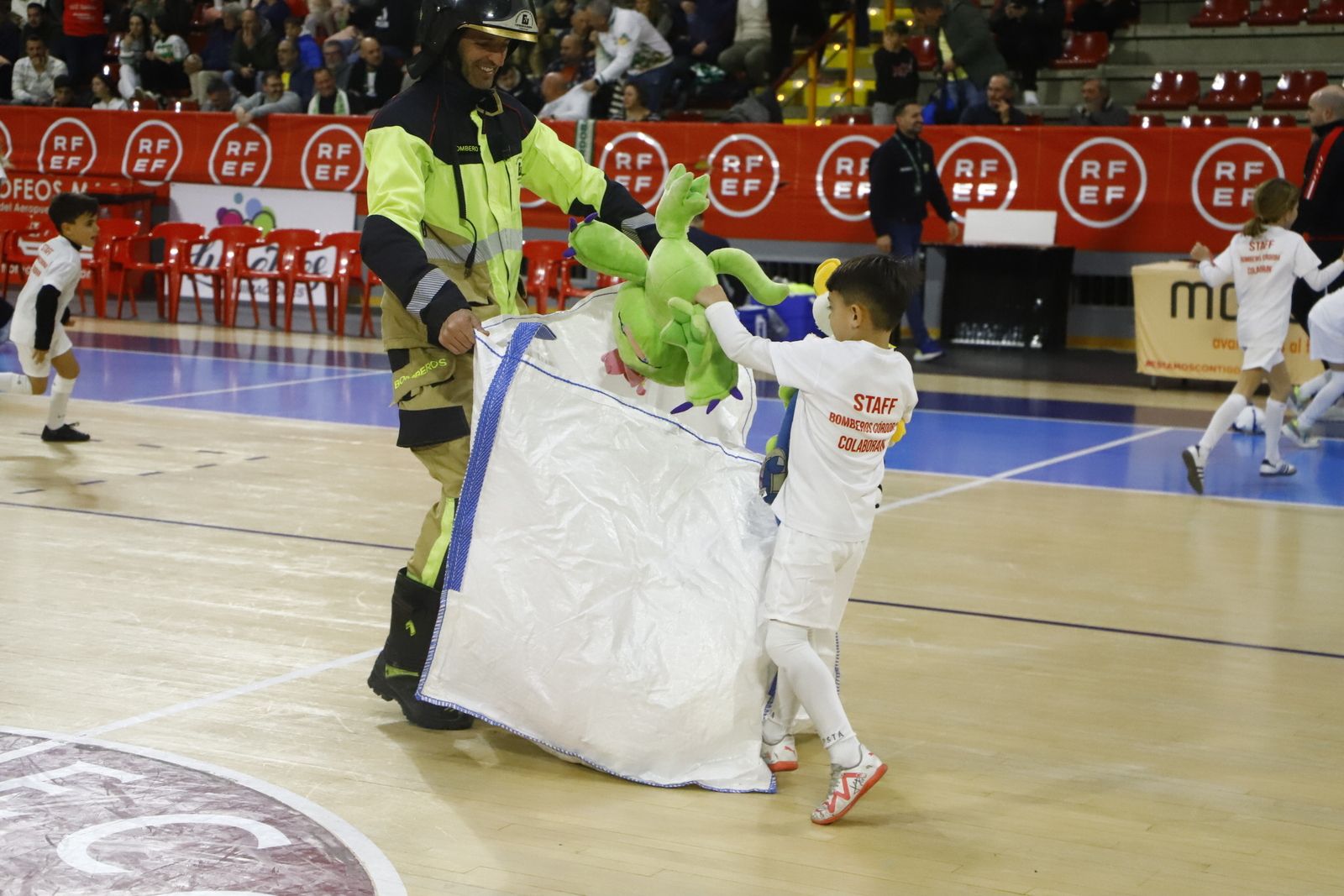 Córdoba Futsal-Viña Albali Valdepeñas | El partido en imágenes