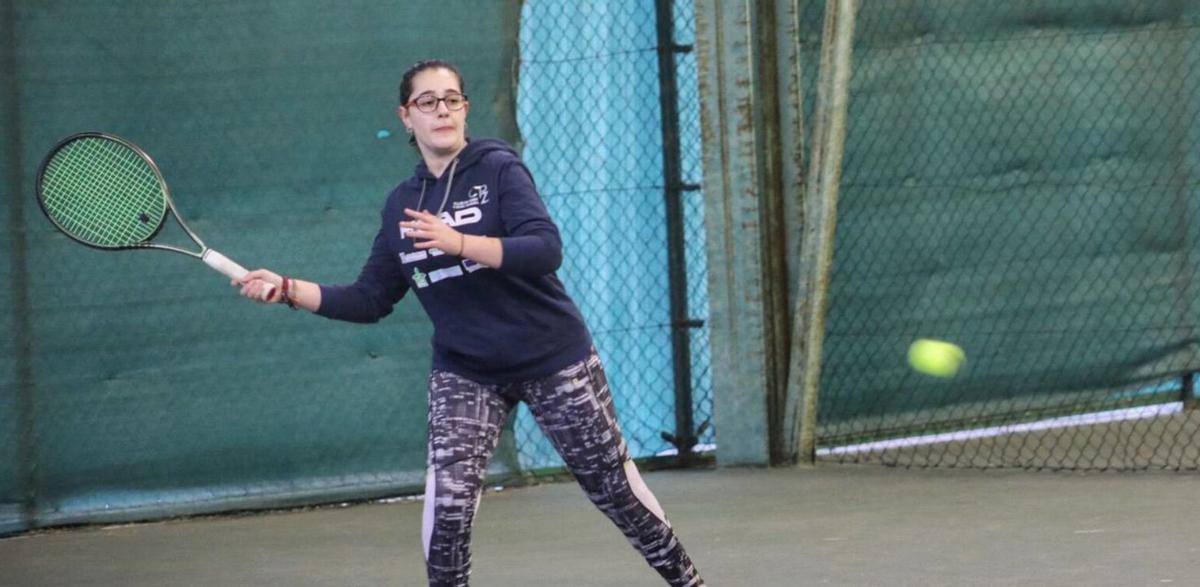 Alba Antón, durante su partido en la Ciudad Deportiva, ayer. | ALBA PRIETO