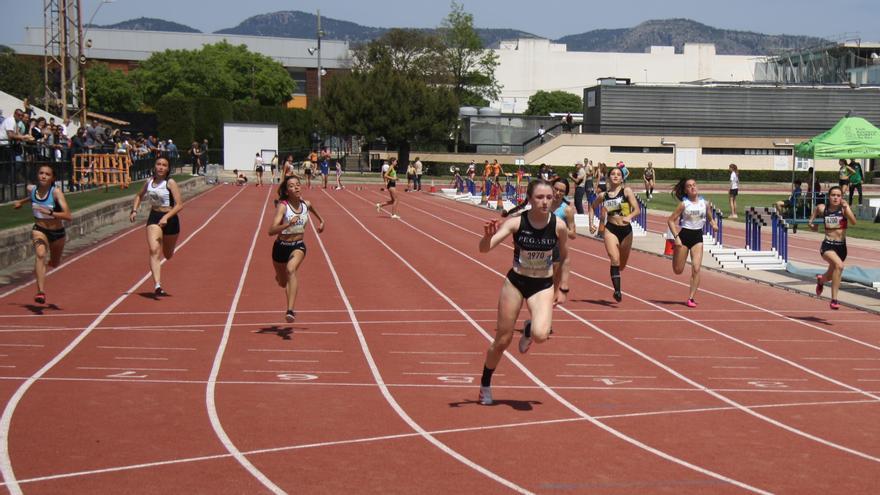 Amelia Weeks roza el récord nacional de 100 lisos en el Balear sub-16