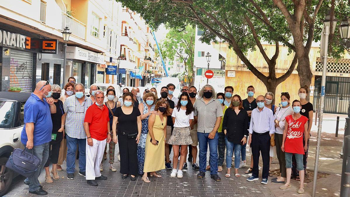 Un numeroso grupo de comerciantes se oponen a la ampliación del Acire de Sant Jaume.