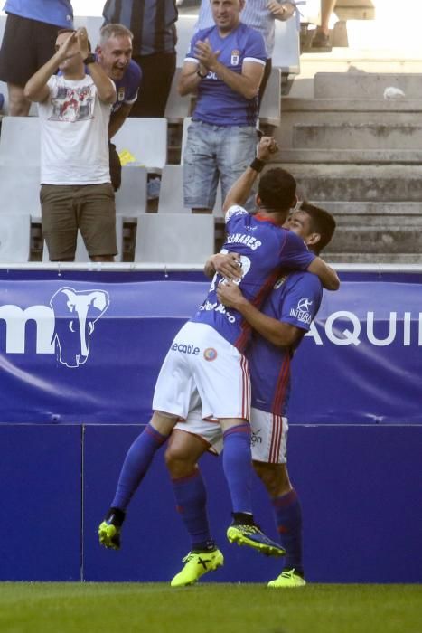 El partido entre el Real Oviedo y el Rayo Vallecano, en imágenes