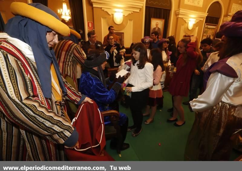 El Cartero Real recogió las ilusiones de los niños de Castellón