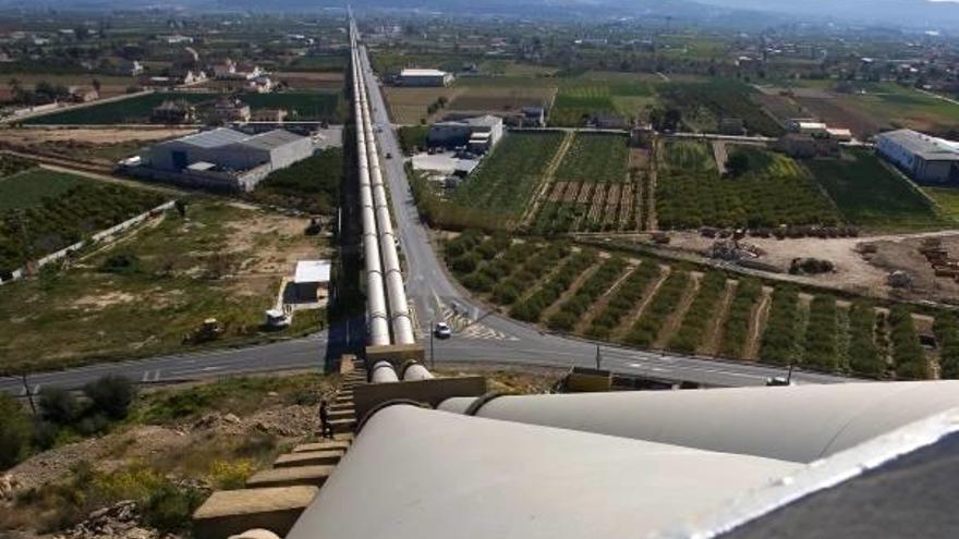 Conducciones del Trasvase Tajo-Segura en la Vega Baja.