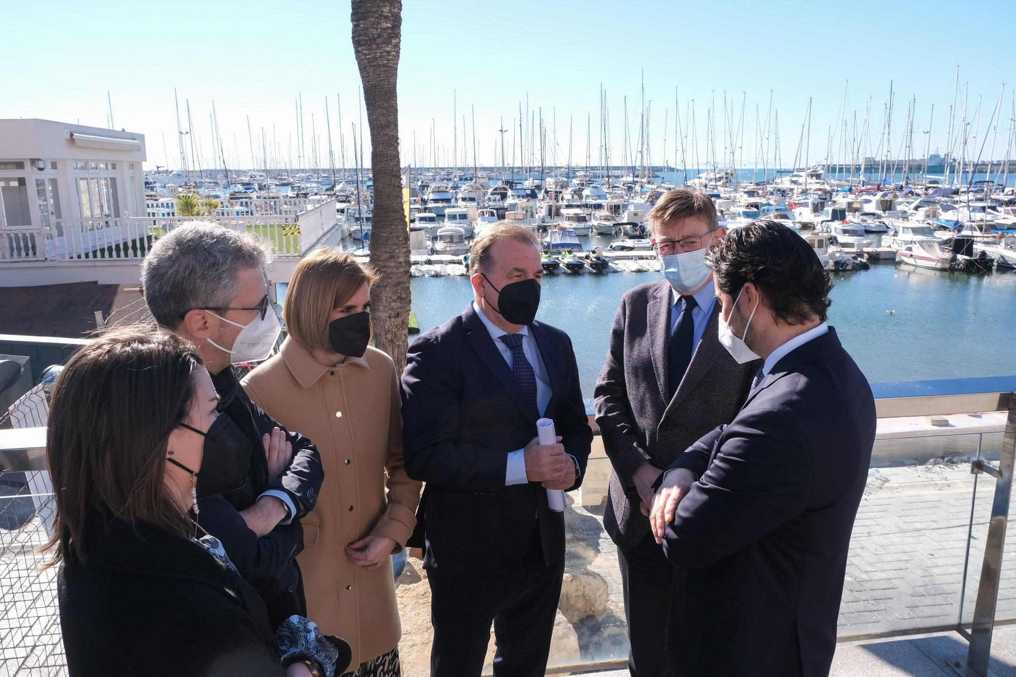 Presentación del proyecto de una nueva superficie comercial y de ocio en la zona portuaria de Torrevieja con la presencia de el presidente Ximo Puig, el conseller Arcadi España, el alcalde Eduardo Dolón y el empresario Enrique Riquelme