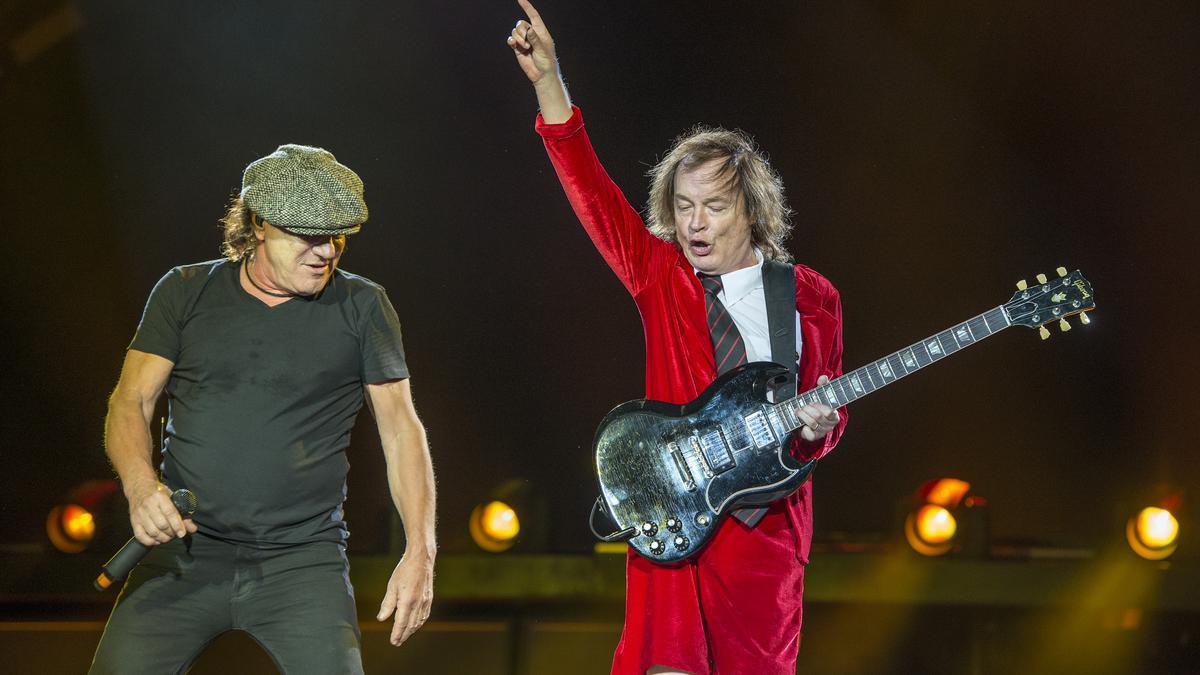Concierto de AC/DC en el Estadi Olimpic en 2015. En la imagen, Brian Johnson y Angus Young