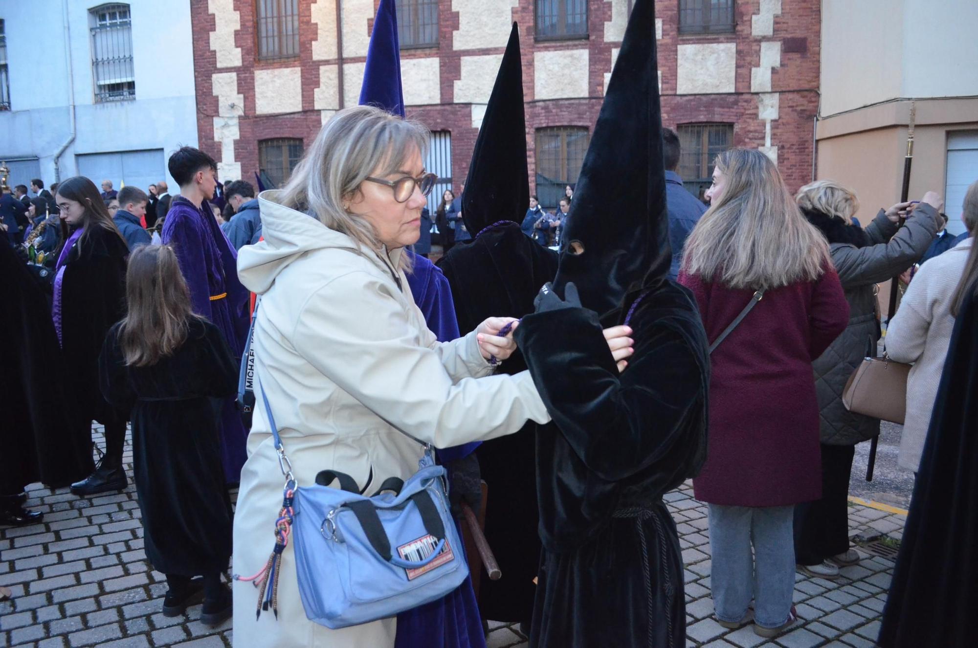 GALERÍA | Solemne Procesión de las Tinieblas, en Benavente