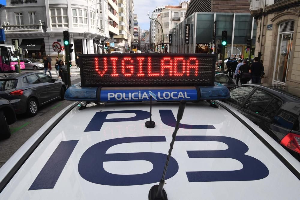 Policías locales informan a conductores y sancionan las infracciones más graves.