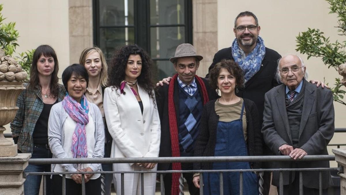 Mireia Calafell, Easterine Kire, Teresa Colom, Joumana Haddad, Moshen Emad, Violet Grigoryan, Manuel Forcano y Francisco Brines.