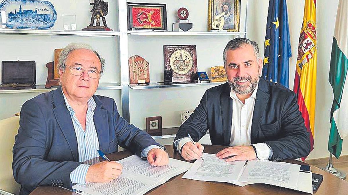 Firma del convenio entre CECO y Coca Cola