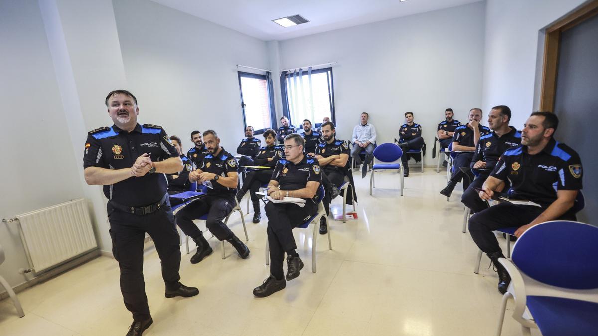 Curso de formación de intervención de droga para agentes de la Policía Local