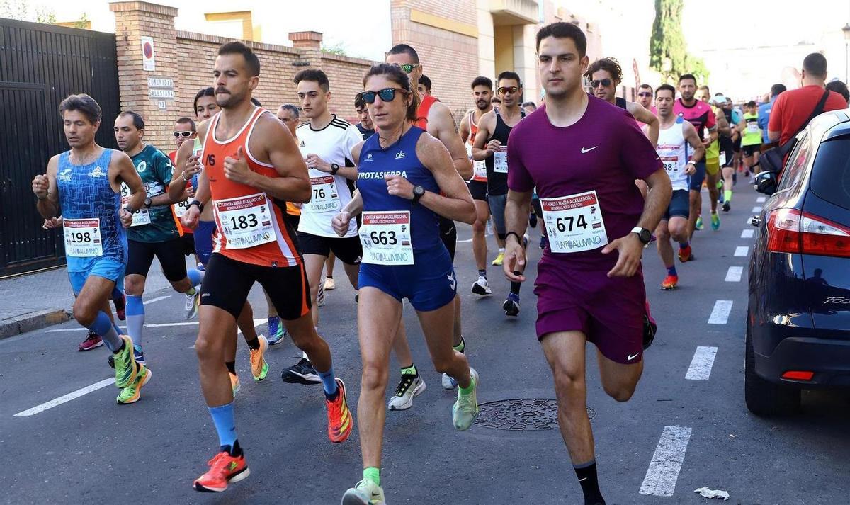 Un grupo de atletas, durante una carrera.