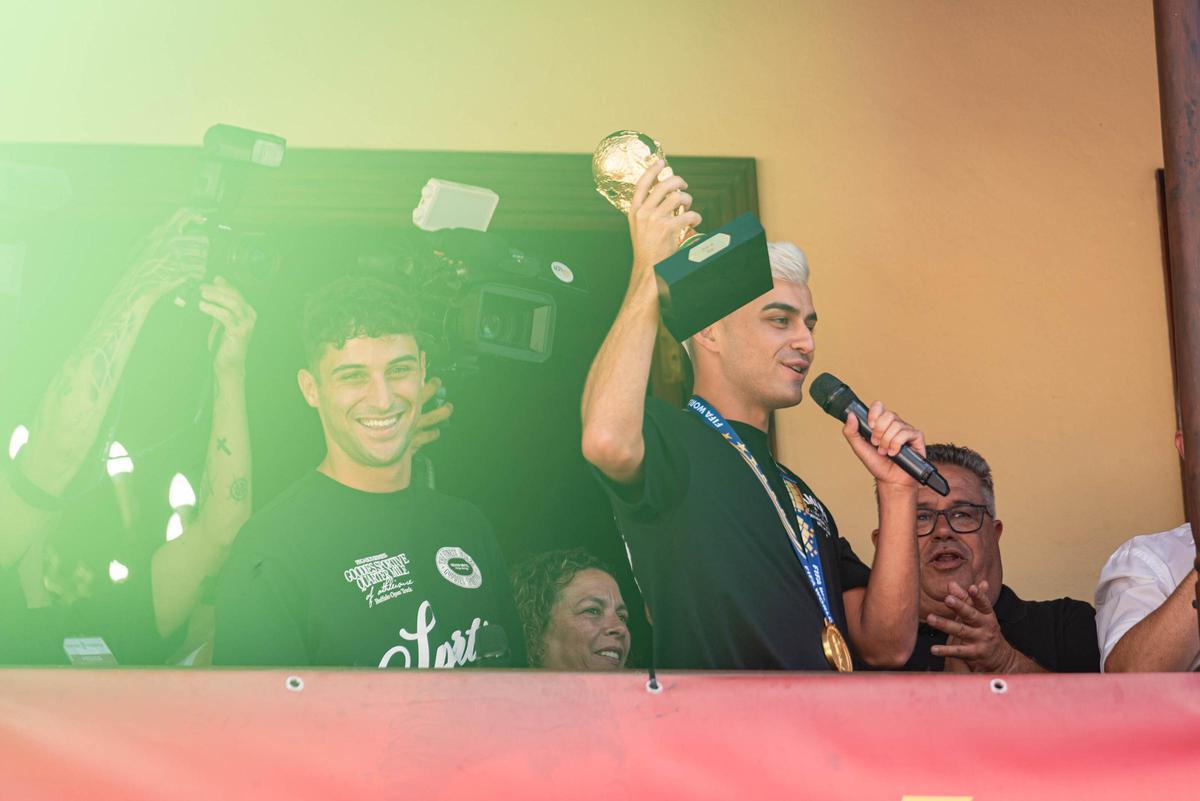 Así fue el recibimiento de Pedri en Tegueste