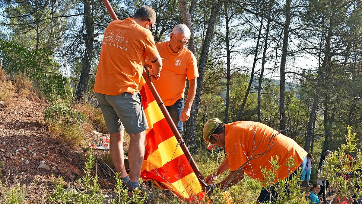  Preparatius per a la hissada de la senyera de la Torre en l&#039;acte central de l&#039;Onze de Setembre a Súria