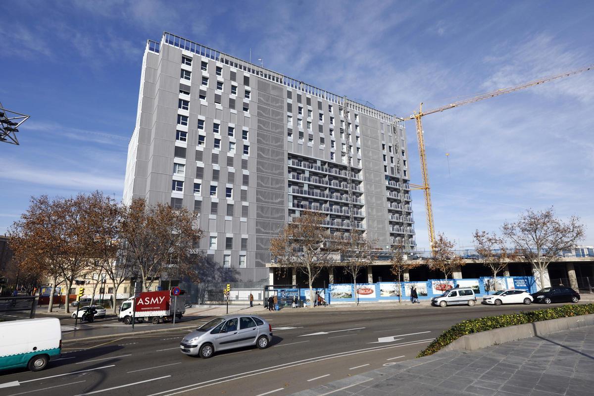 El edificio 'Skyline' en la plaza Europa de Zaragoza.