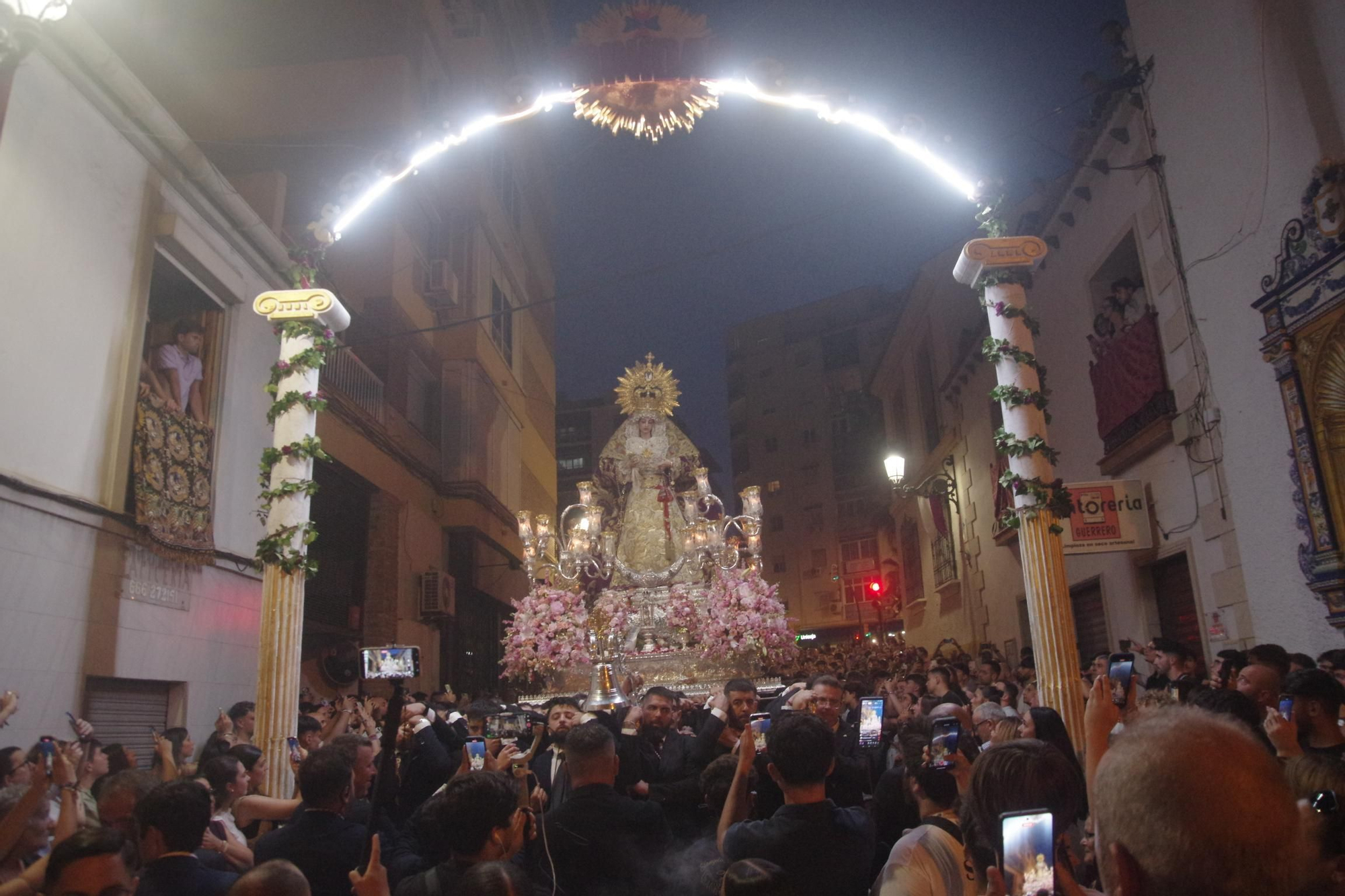 La procesión de la Virgen de la Trinidad este sábado por su festividad en Pentecostés, en imágenes