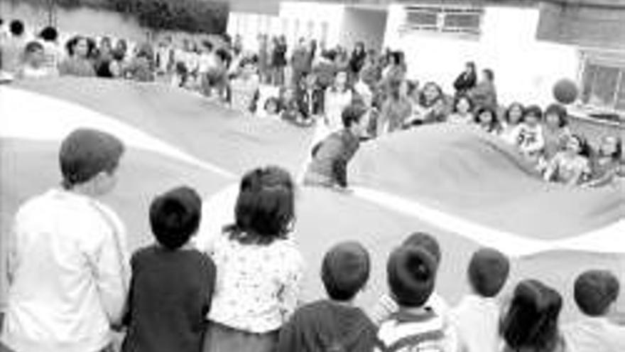 Los escolares del tesoro de aliseda celebraron eldia del centro