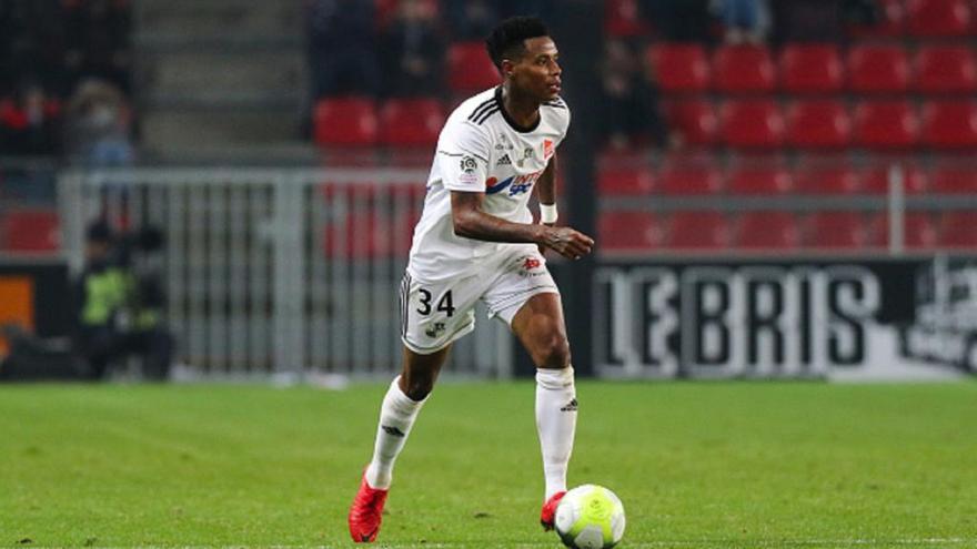 Bongani Zungu, en un partido con el Amiens.