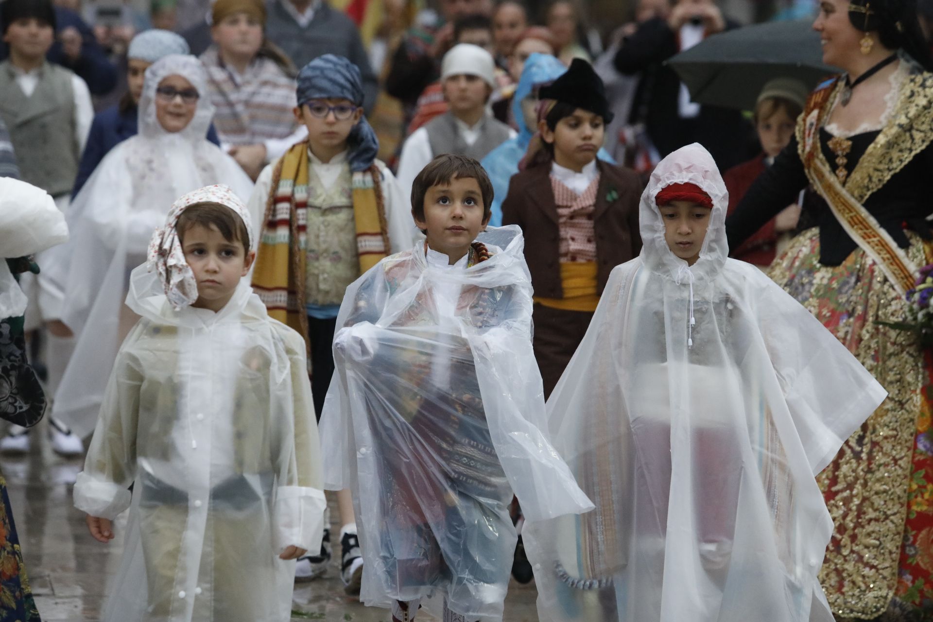 Búscate en el primer día de ofrenda por la calle Quart (entre las 18:00 a las 19:00 horas)